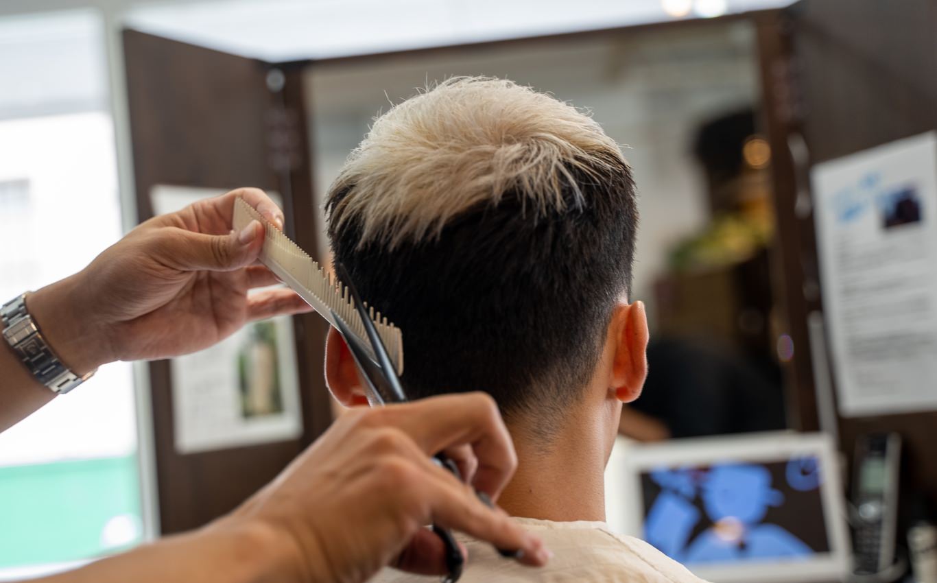 Men's only hair salon in Okinawa for locals and tourists – Hair Salon 8 Eight